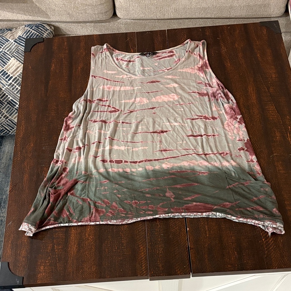 Stylish Women's Sleeveless Top - maroon and Green